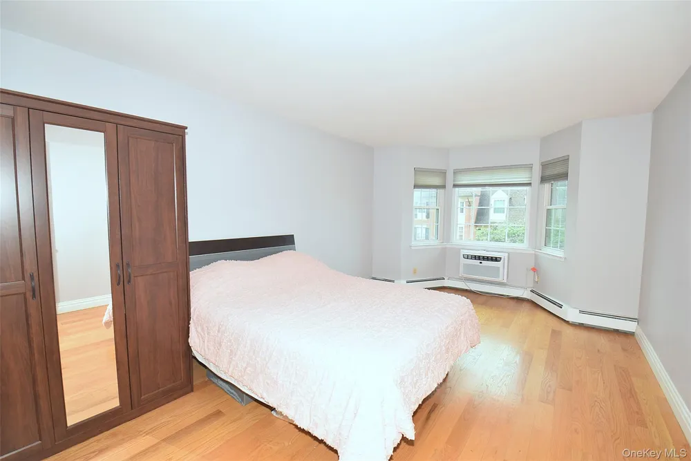 12-27 Diane Place #196 U Bayside, NY 11360