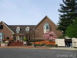 12-27 Diane Place #196 U Bayside, NY 11360