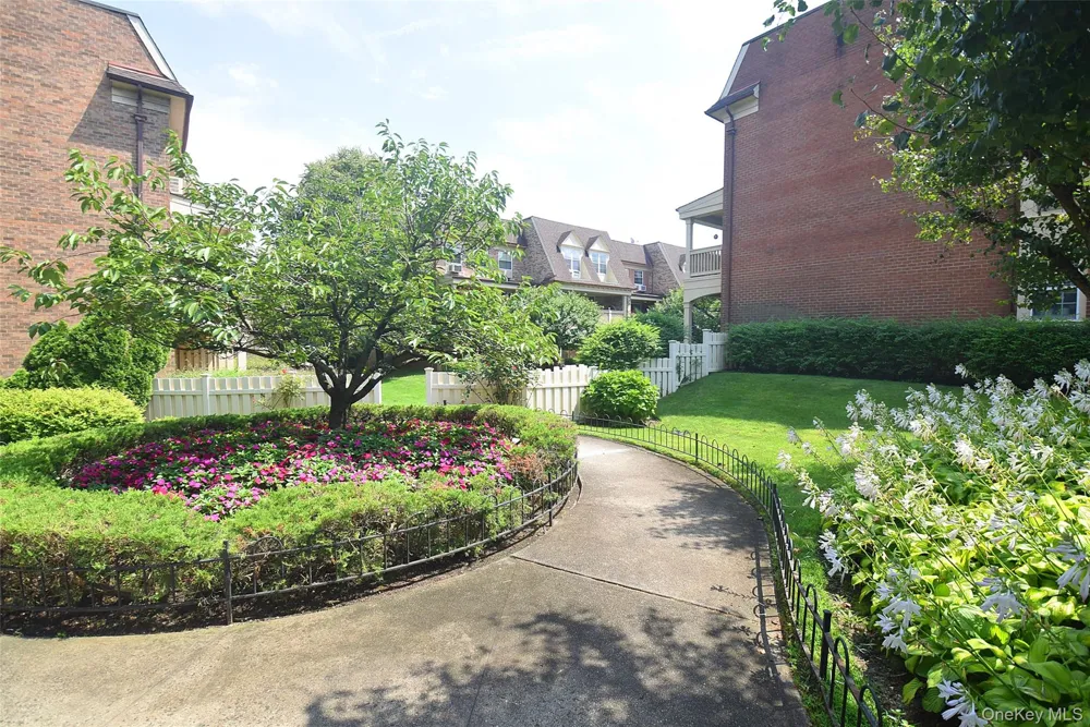 12-27 Diane Place #196 U Bayside, NY 11360