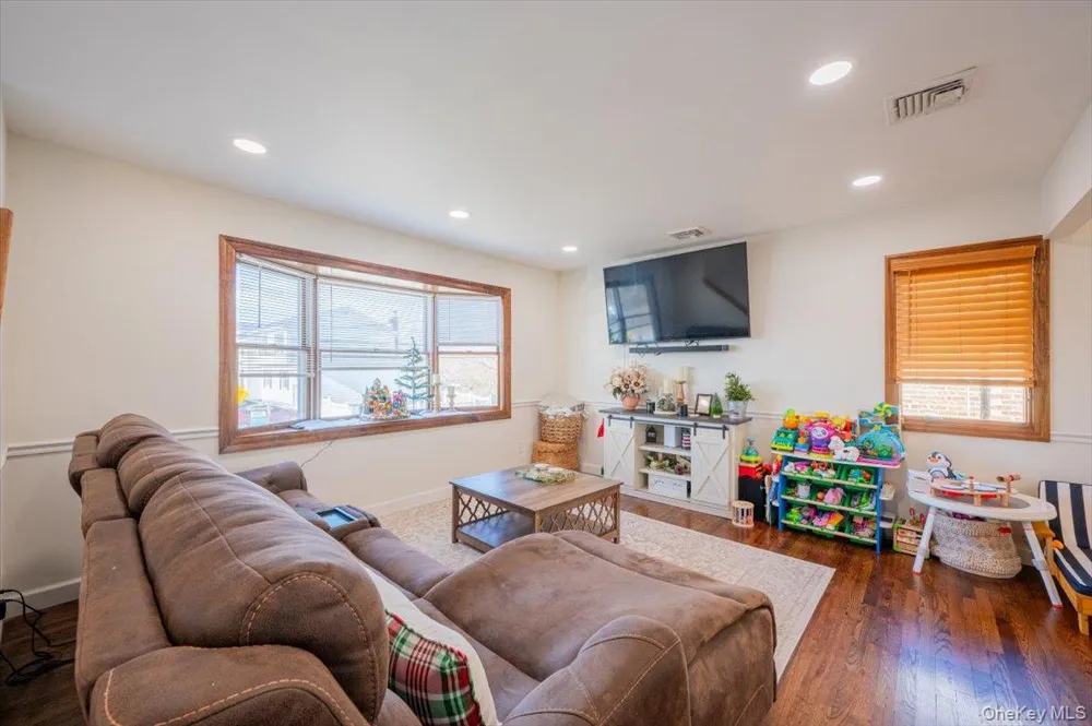 2695 Ocean Avenue Seaford, NY 11783