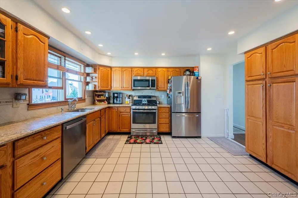 2695 Ocean Avenue Seaford, NY 11783