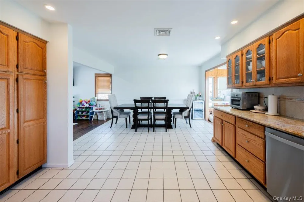 2695 Ocean Avenue Seaford, NY 11783