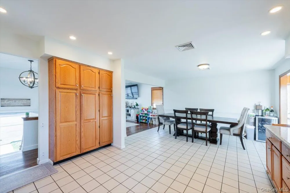 2695 Ocean Avenue Seaford, NY 11783