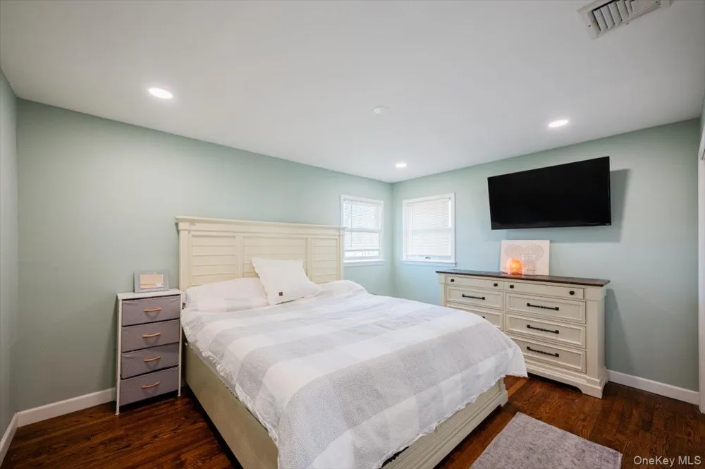 2695 Ocean Avenue Seaford, NY 11783