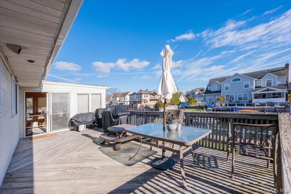 2695 Ocean Avenue Seaford, NY 11783