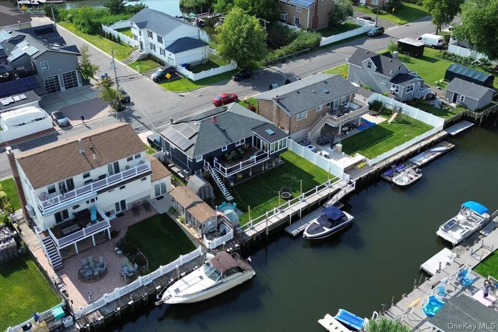 2695 Ocean Avenue Seaford, NY 11783