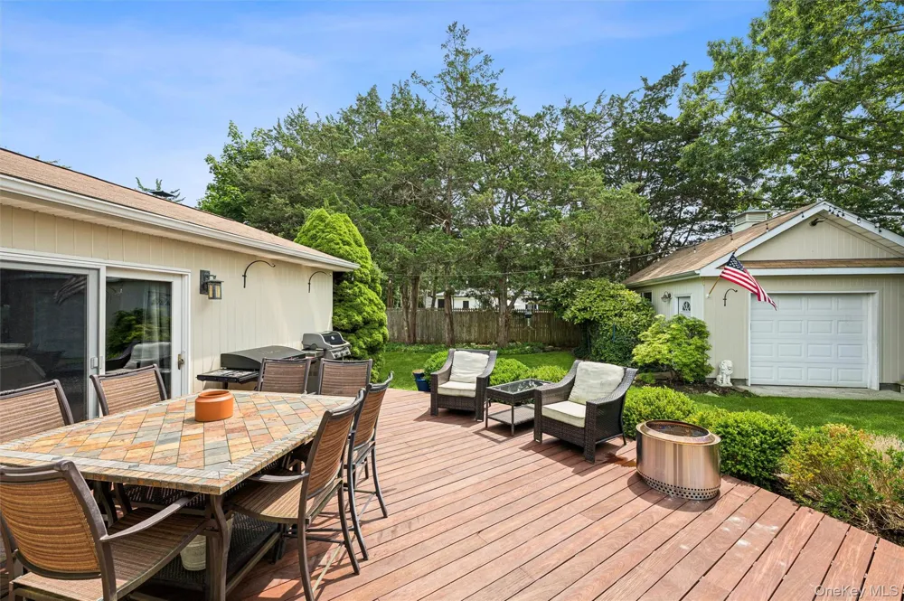 11 Bay Street Center Moriches, NY 11934