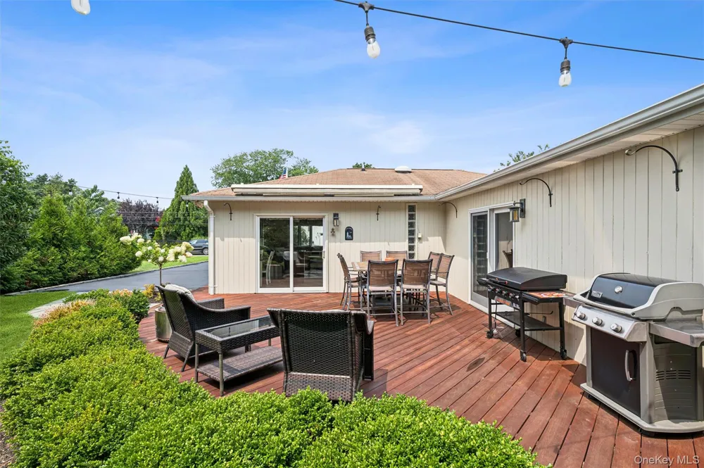 11 Bay Street Center Moriches, NY 11934