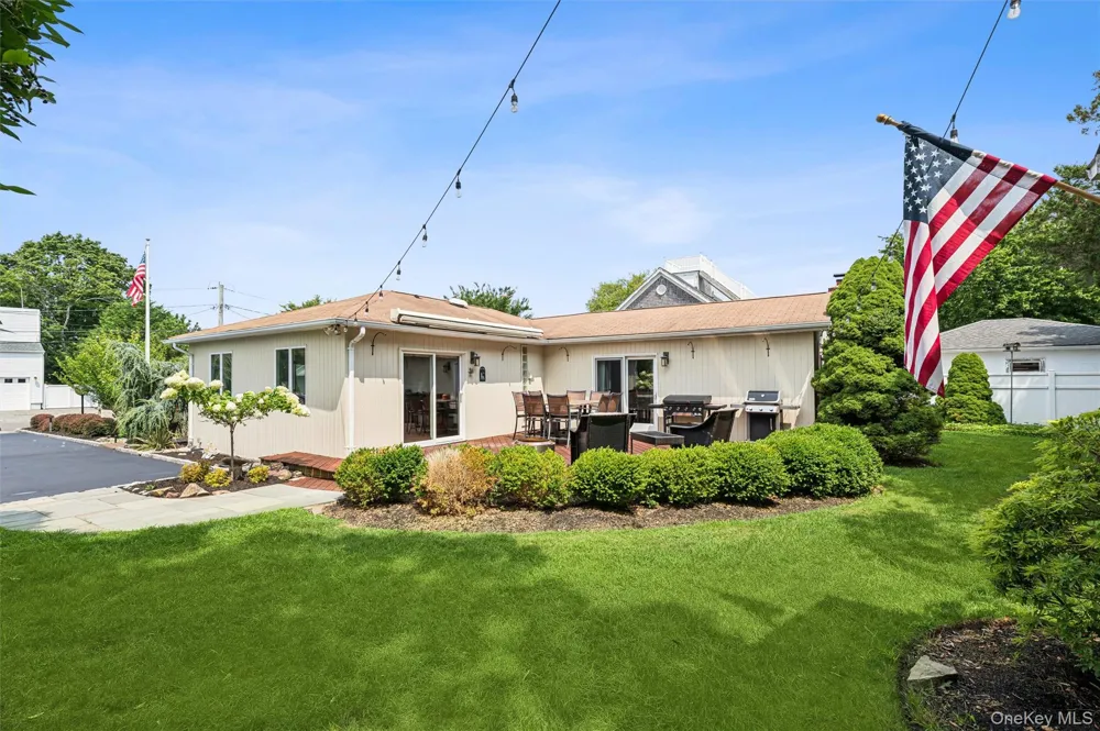11 Bay Street Center Moriches, NY 11934
