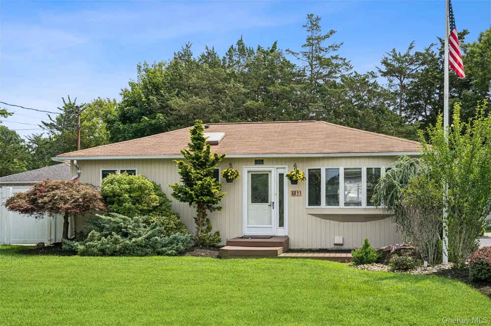 11 Bay Street Center Moriches, NY 11934