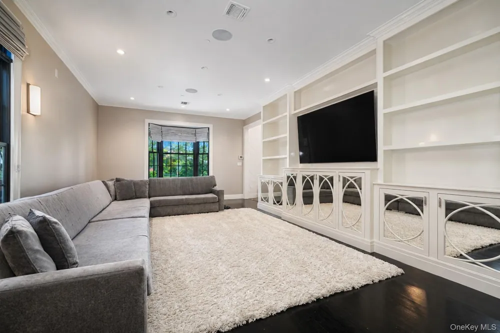 28 Durges Street Staten Island, NY 10304