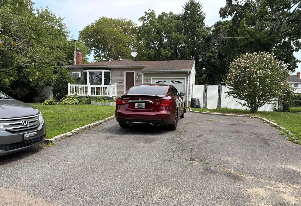 19 Chapman Place Bay Shore, NY 11706