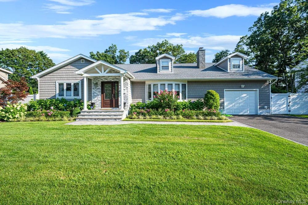 61 Lauren Avenue Dix Hills, NY 11746