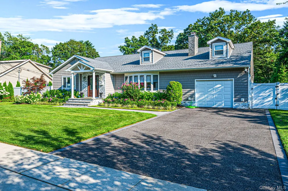 61 Lauren Avenue Dix Hills, NY 11746