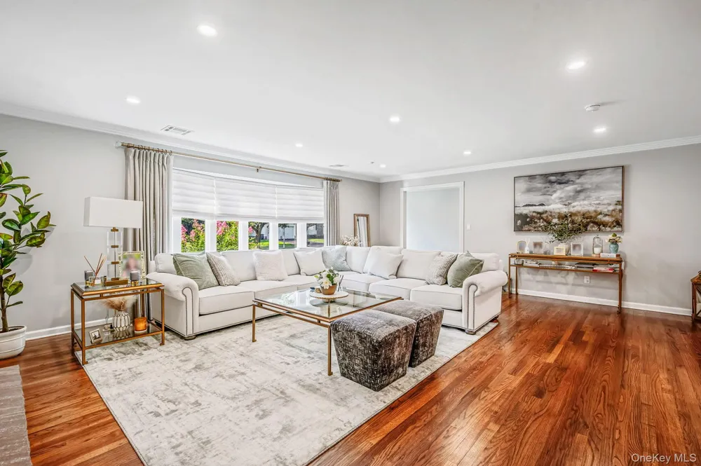 61 Lauren Avenue Dix Hills, NY 11746