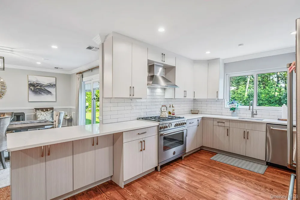 61 Lauren Avenue Dix Hills, NY 11746