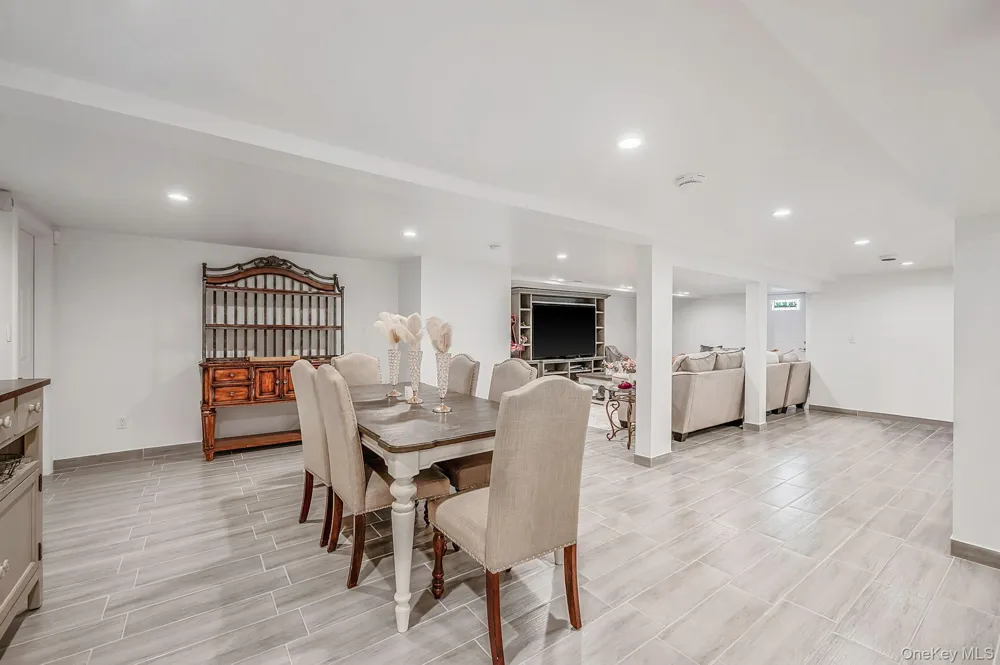 61 Lauren Avenue Dix Hills, NY 11746