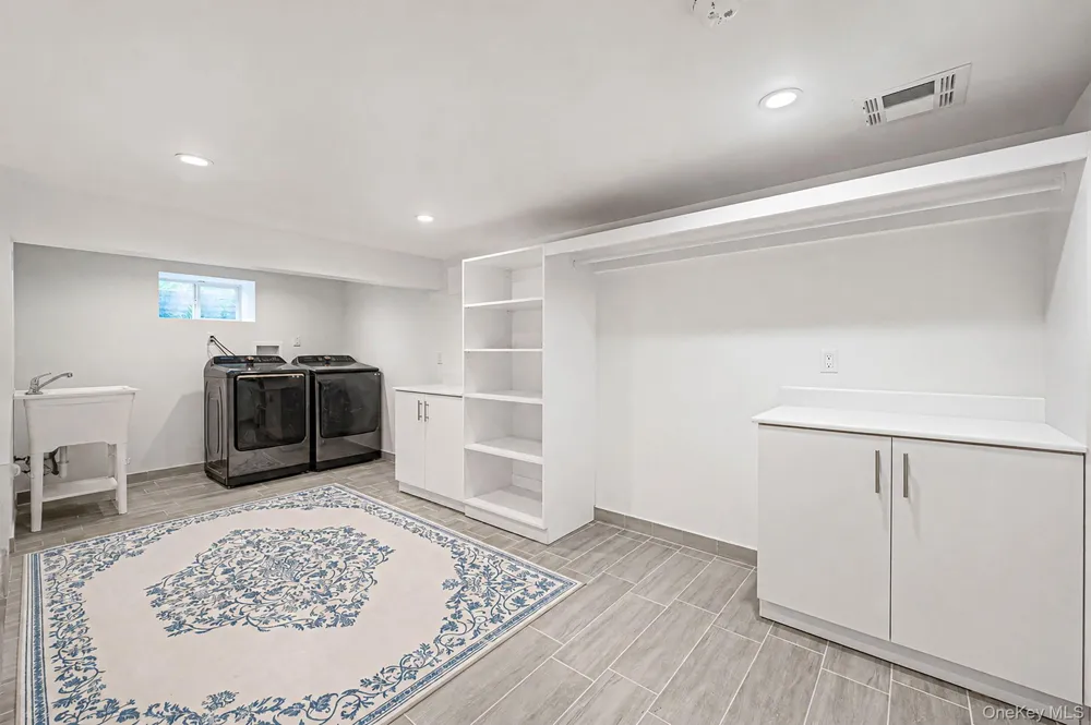 61 Lauren Avenue Dix Hills, NY 11746