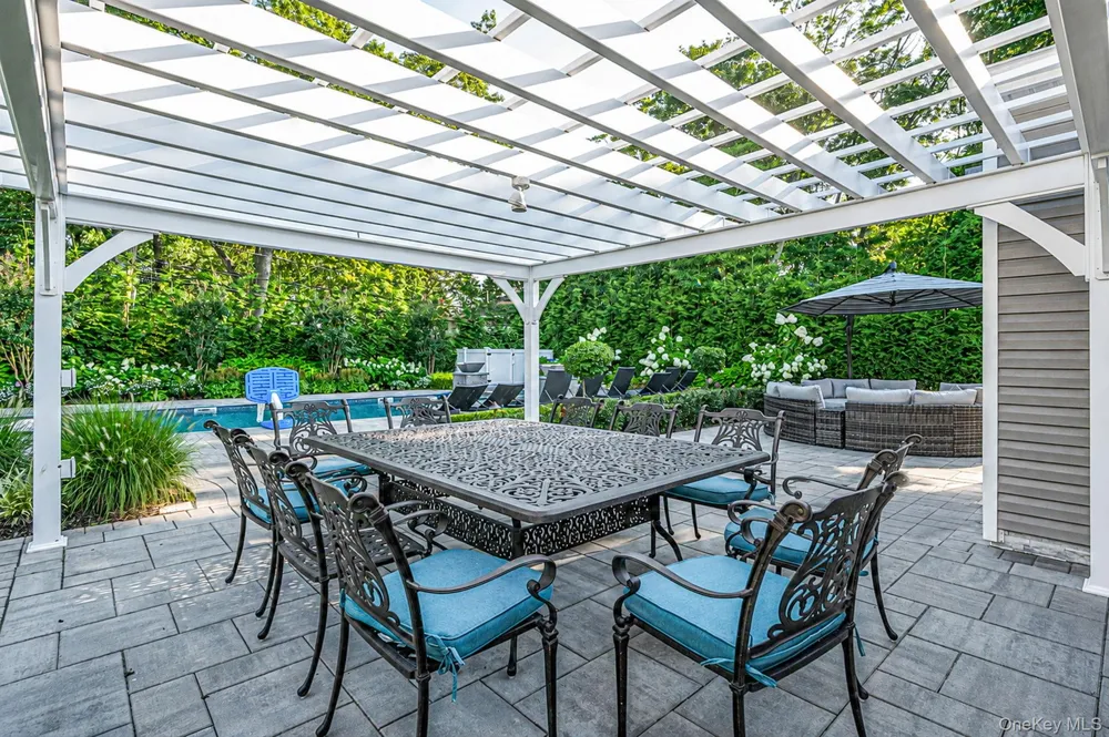 61 Lauren Avenue Dix Hills, NY 11746