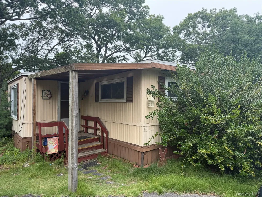 2 Periwinkle Drive Bohemia, NY 11716