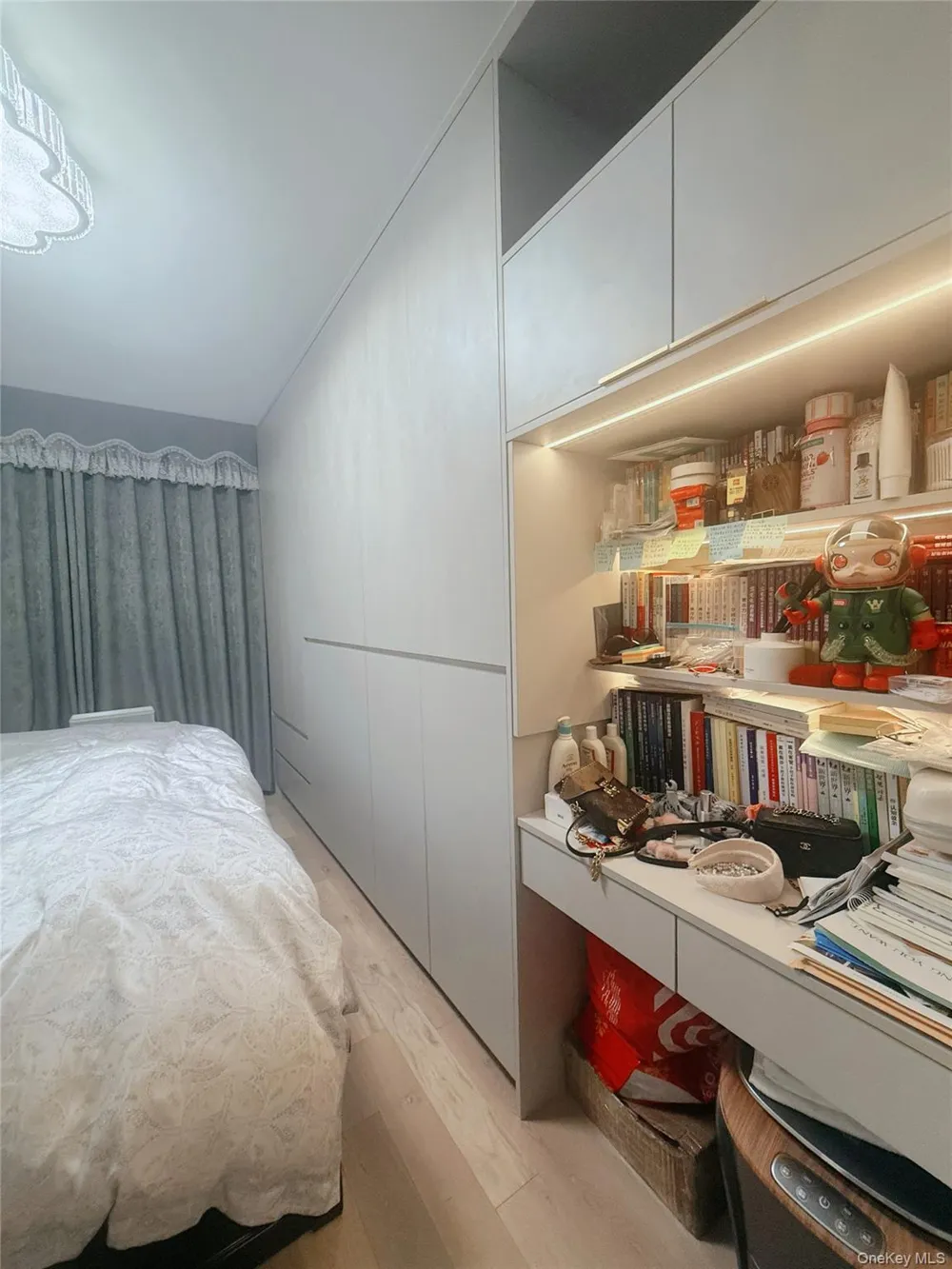 131-02B 40th Road #4U Flushing, NY 11354