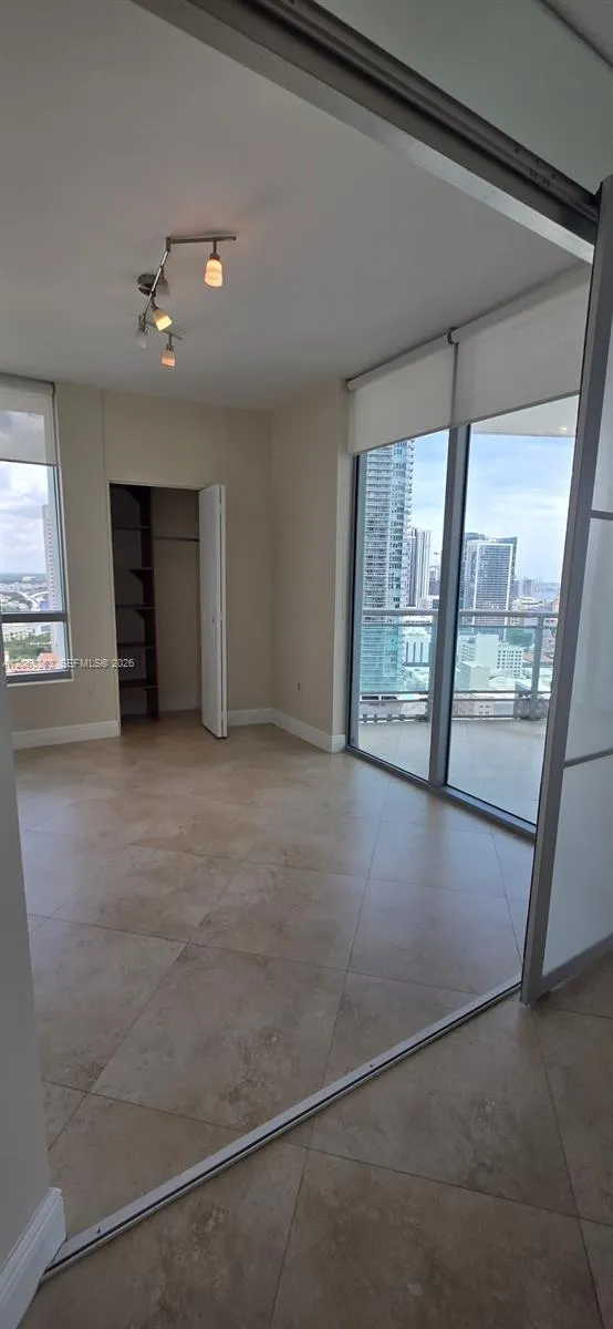 350 S Miami Ave #3213 Miami, FL 33130