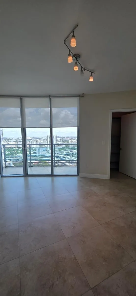 350 S Miami Ave #3213 Miami, FL 33130
