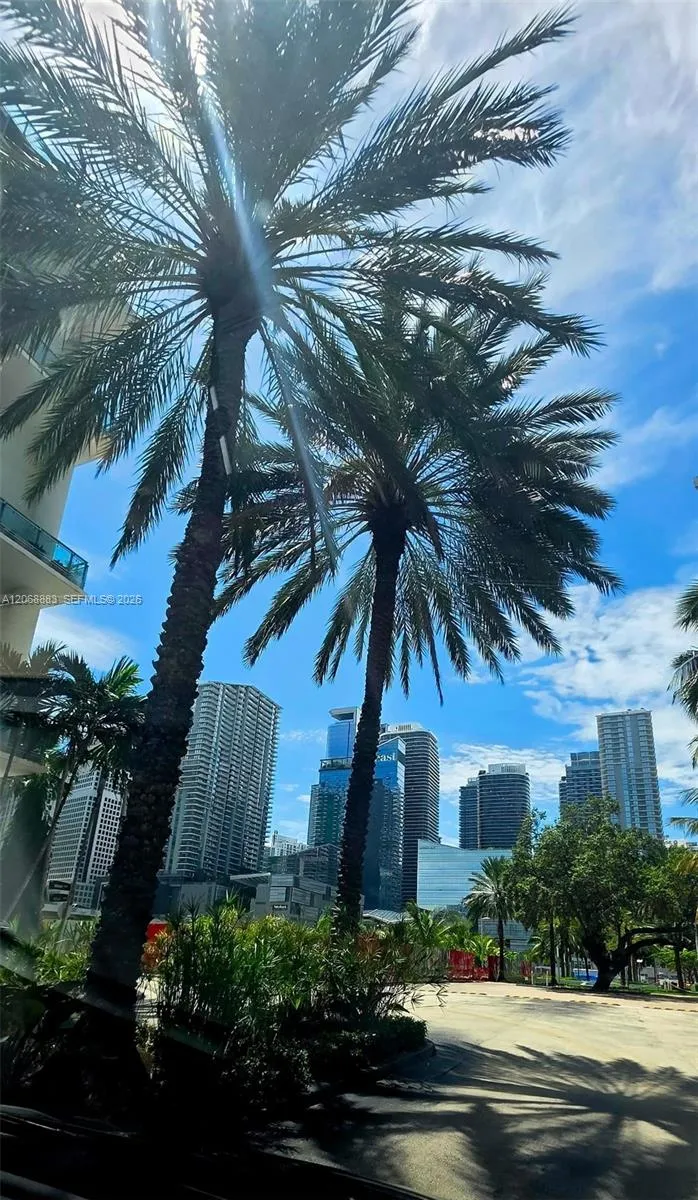 350 S Miami Ave #3213 Miami, FL 33130