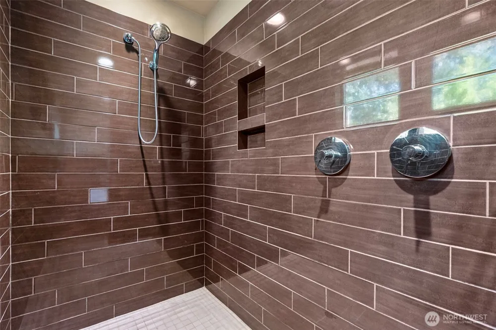 6516 86th Avenue W University Place, WA 98467