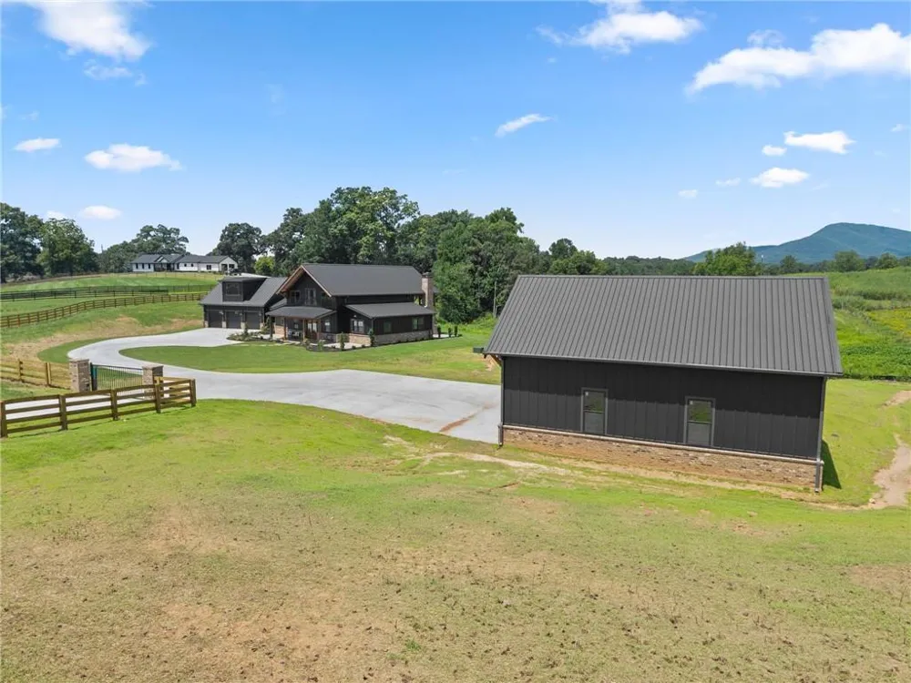 5711 Cleveland Highway Clermont, GA 30527
