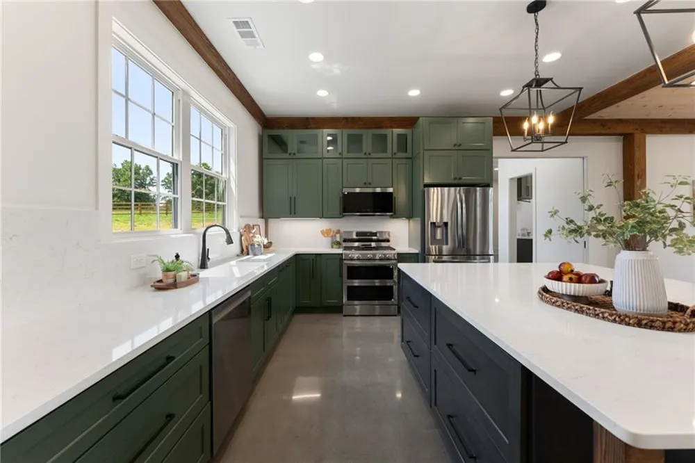 5711 Cleveland Highway Clermont, GA 30527