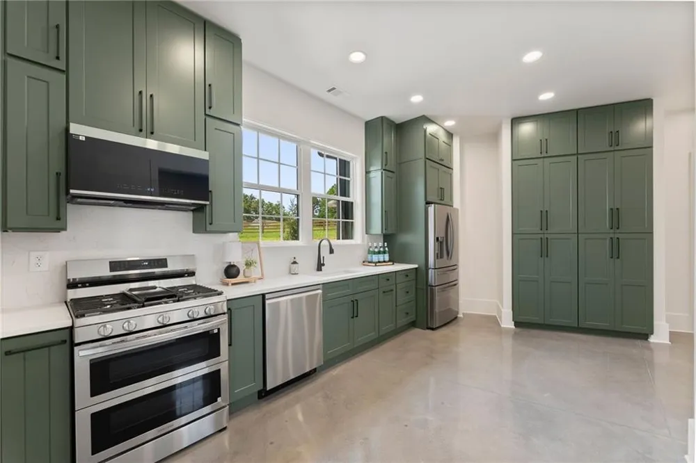5711 Cleveland Highway Clermont, GA 30527