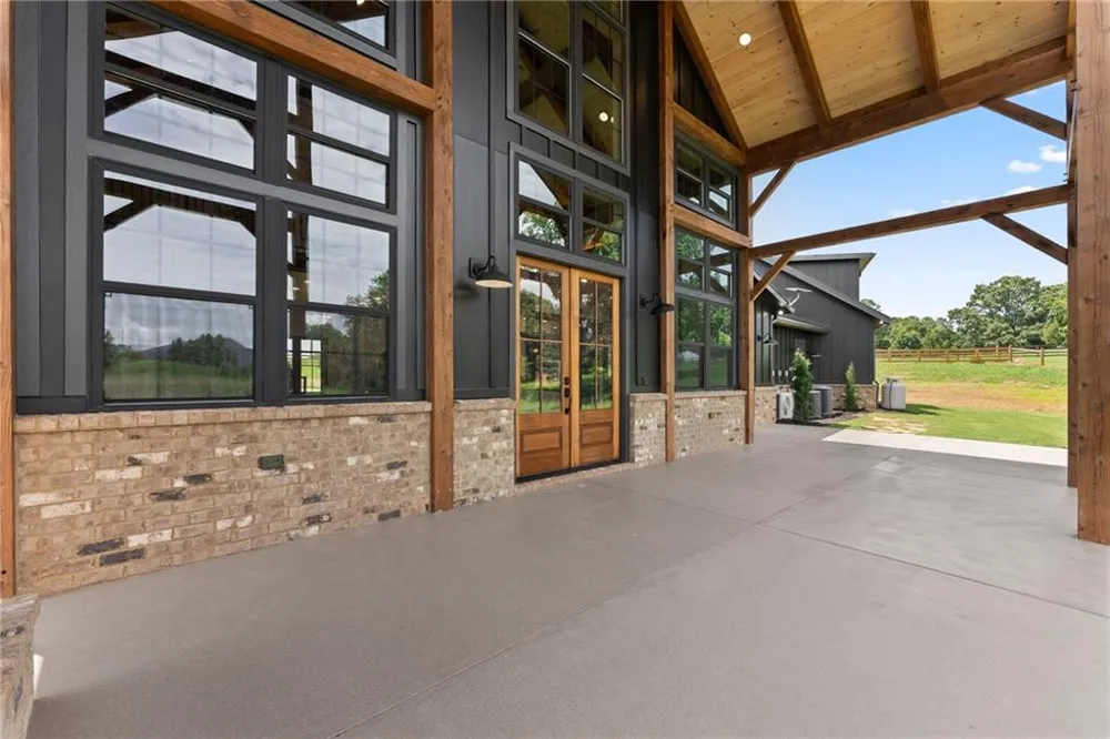 5711 Cleveland Highway Clermont, GA 30527