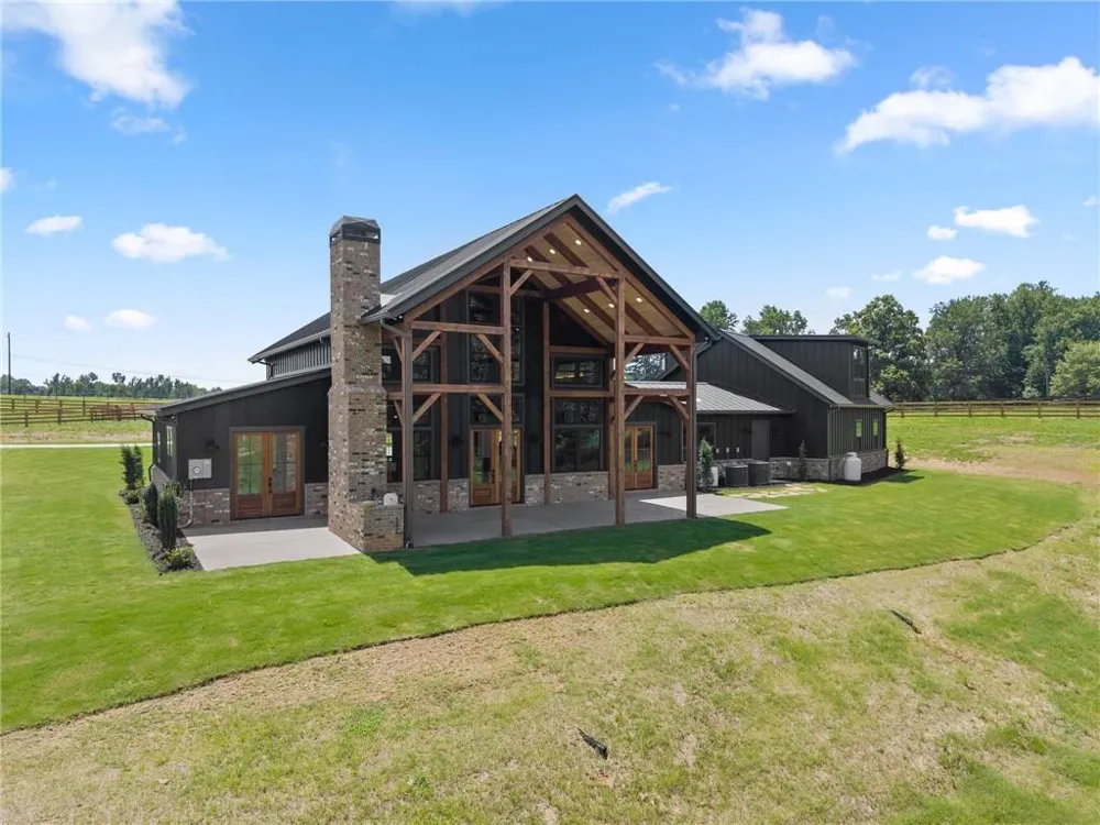 5711 Cleveland Highway Clermont, GA 30527