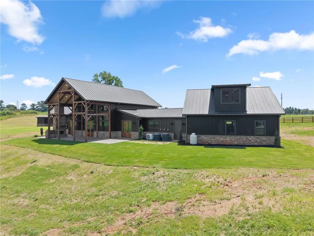 5711 Cleveland Highway Clermont, GA 30527