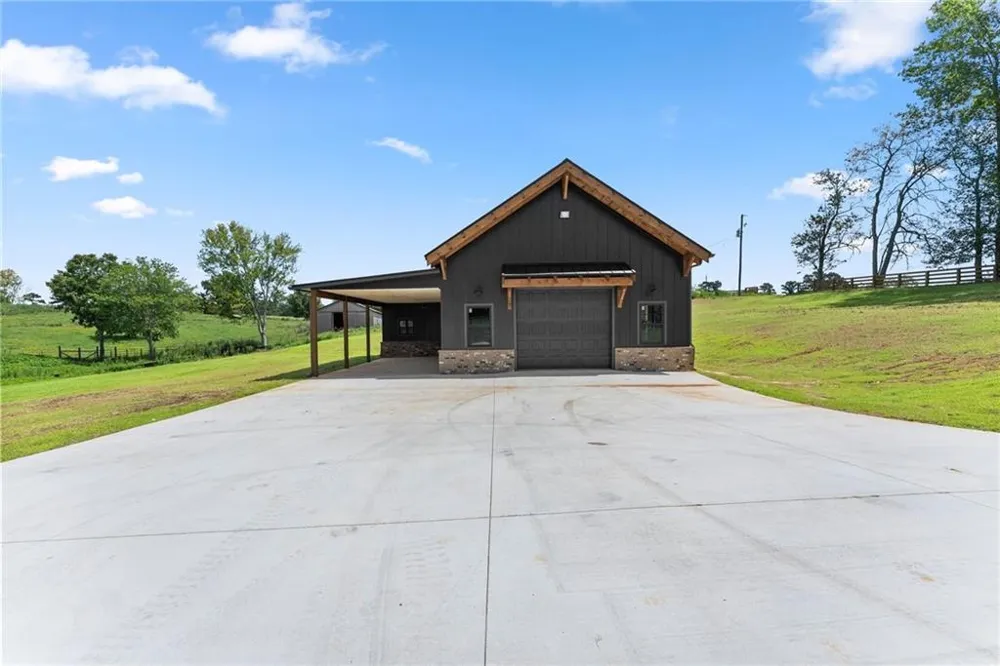 5711 Cleveland Highway Clermont, GA 30527