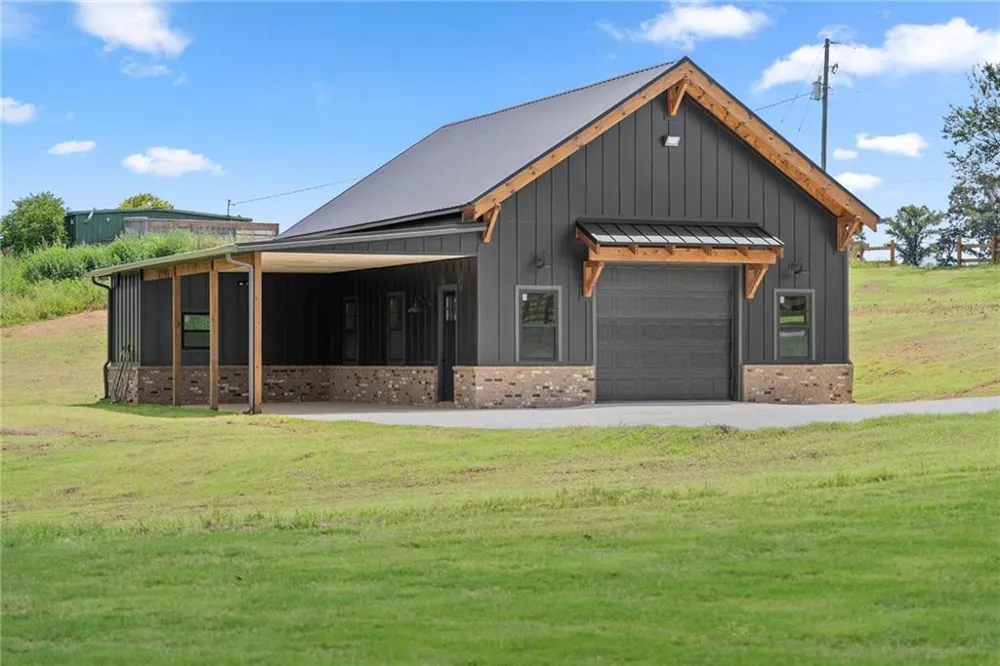 5711 Cleveland Highway Clermont, GA 30527