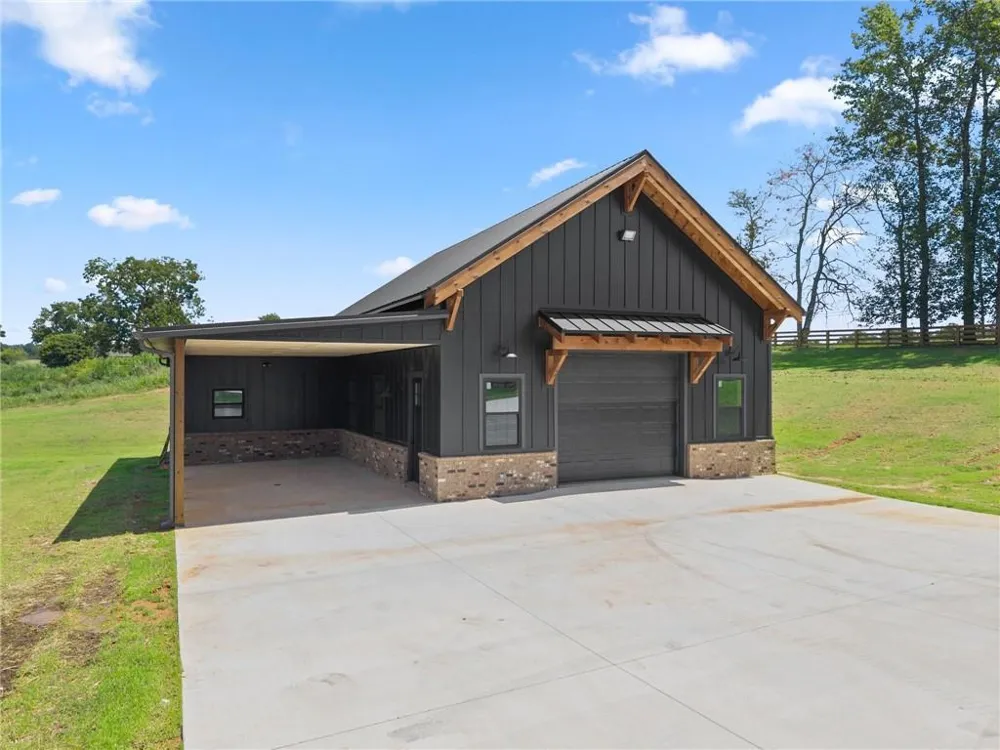 5711 Cleveland Highway Clermont, GA 30527