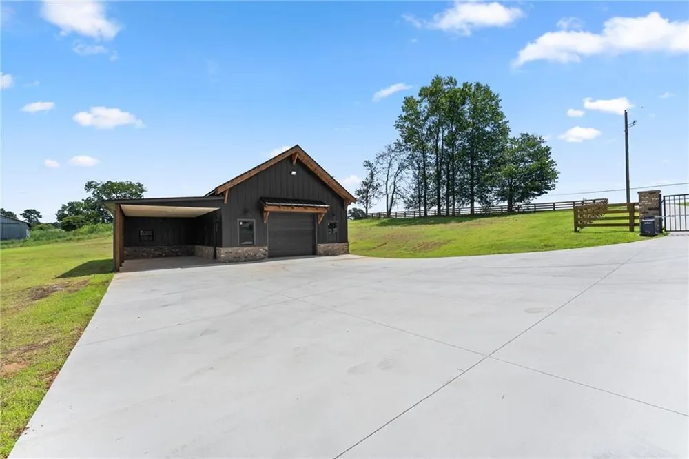 5711 Cleveland Highway Clermont, GA 30527