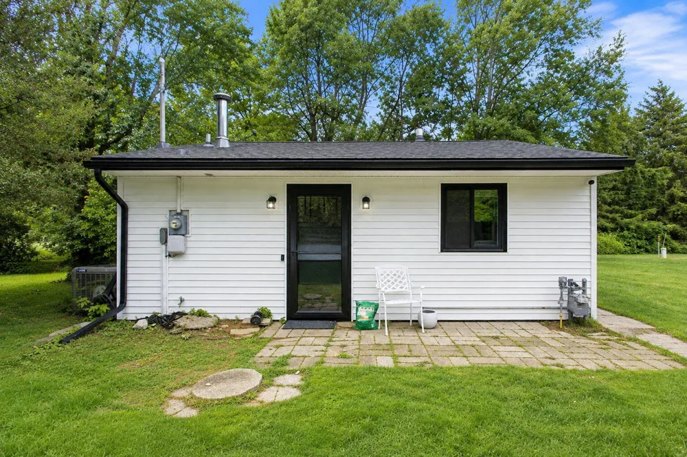 7188 E Beach Drive South Haven, MI 49090