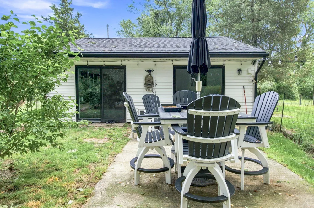 7188 E Beach Drive South Haven, MI 49090