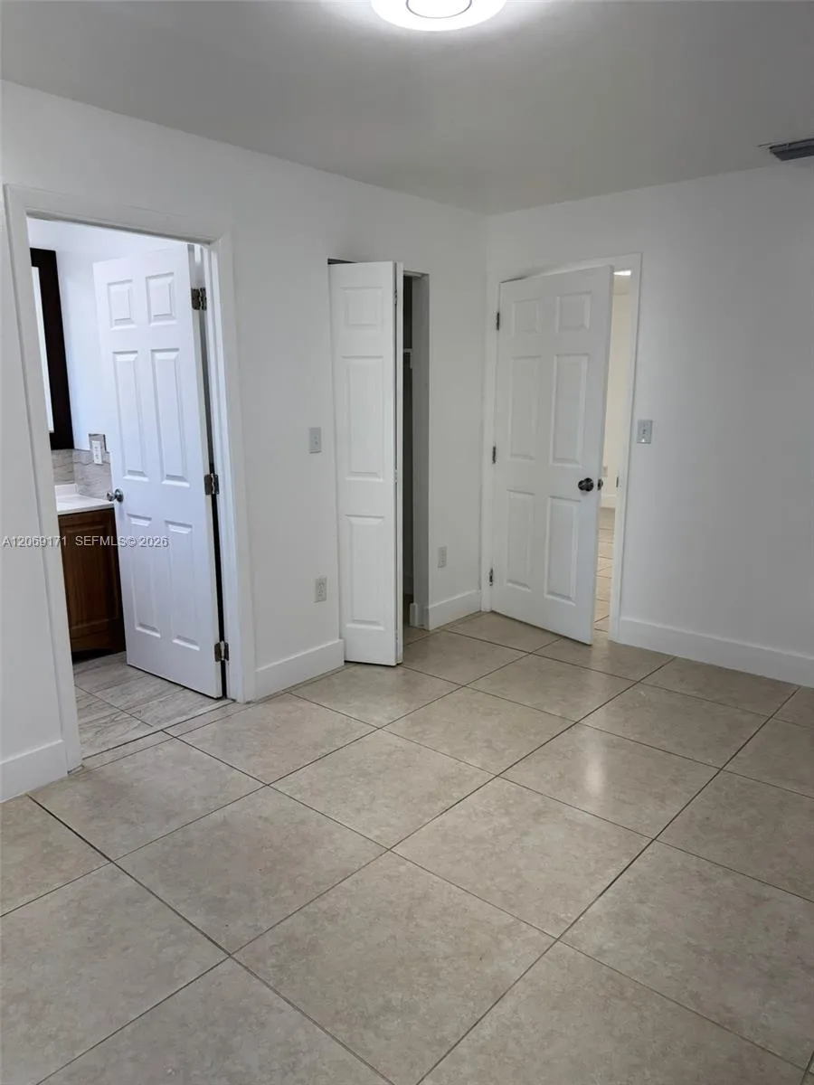 12040 SW 214th Ter #1 Miami, FL 33177