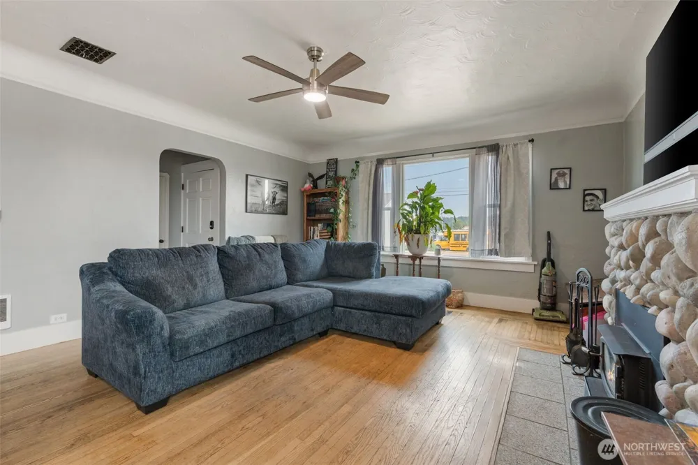 403 2nd Avenue NE Napavine, WA 98565