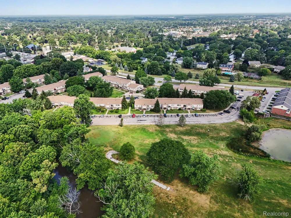 38220 Fairway Court Clinton Charter Township, MI 48038