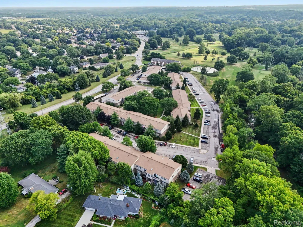 38220 Fairway Court Clinton Charter Township, MI 48038