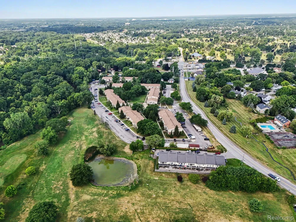 38220 Fairway Court Clinton Charter Township, MI 48038