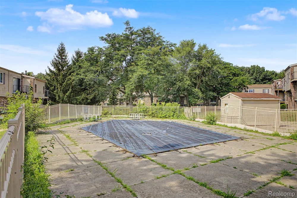 38220 Fairway Court Clinton Charter Township, MI 48038