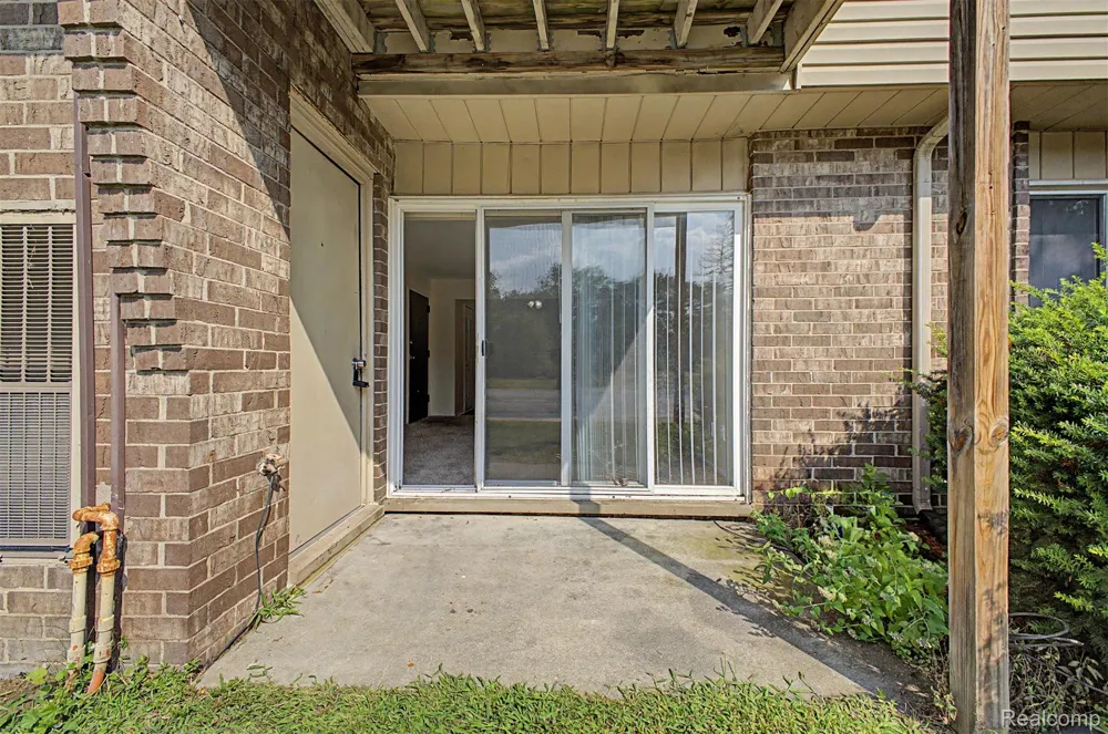 38220 Fairway Court Clinton Charter Township, MI 48038