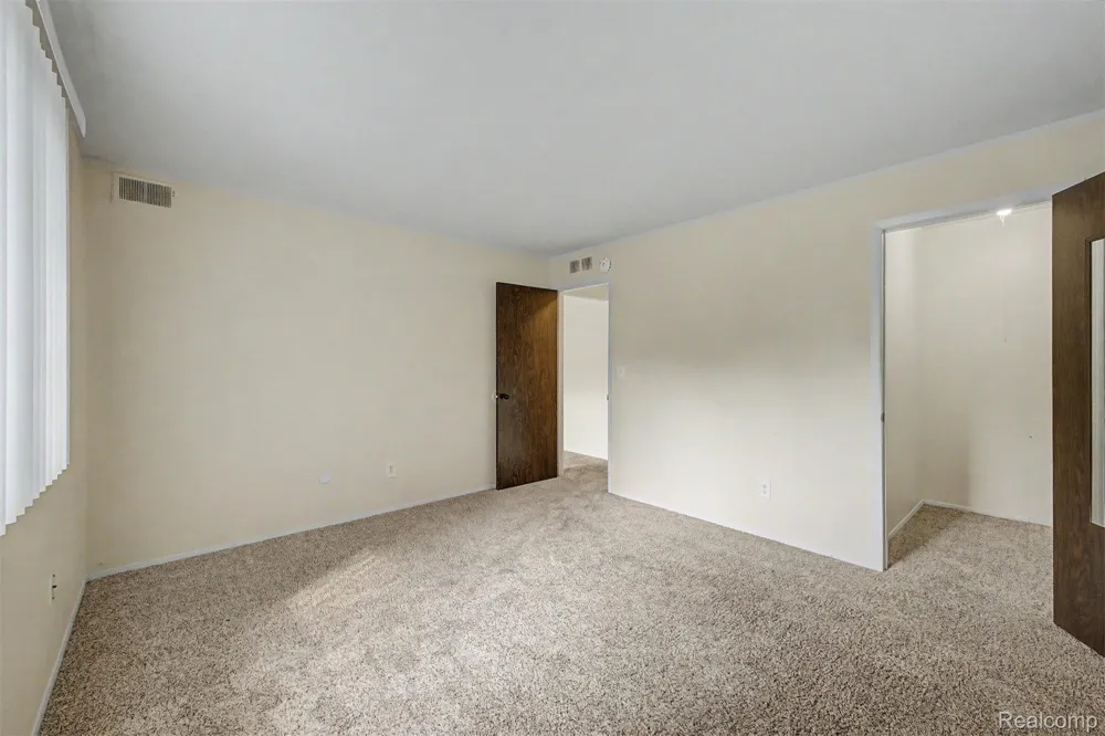 38220 Fairway Court Clinton Charter Township, MI 48038