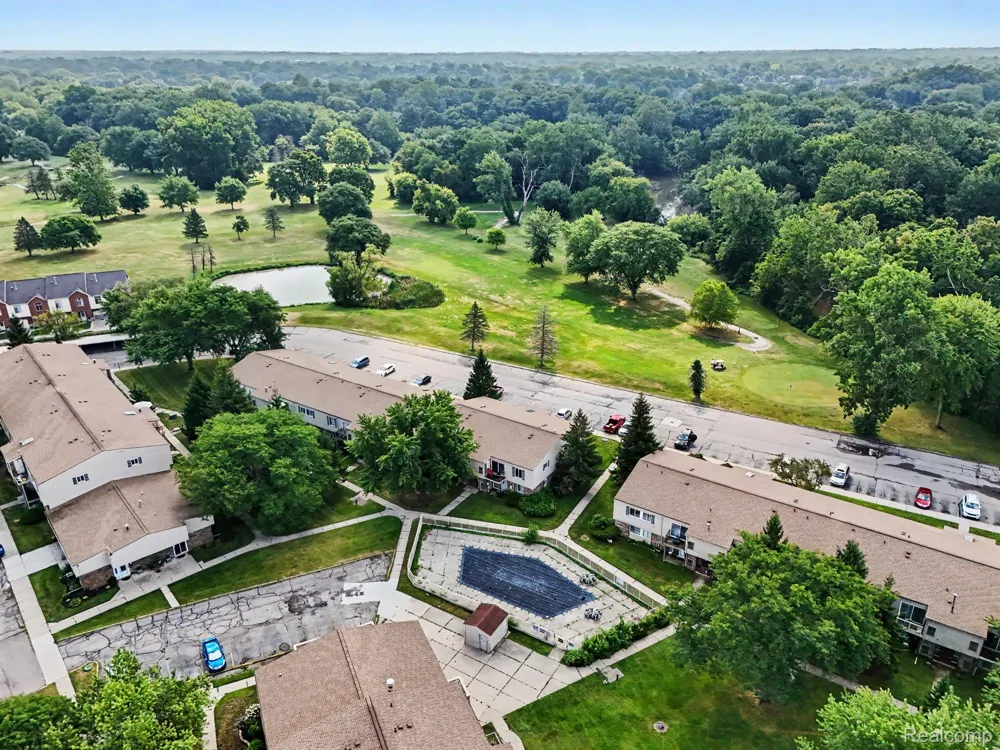 38220 Fairway Court Clinton Charter Township, MI 48038